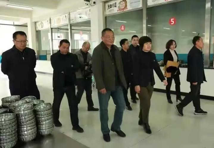 殷殷关怀暖心田 谆谆嘱托催奋进(图2)